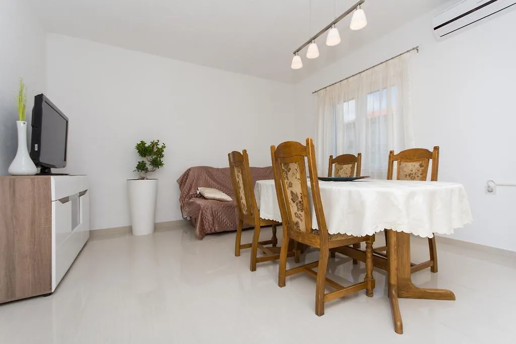 Apartment Gostinjska Kastela Croatia